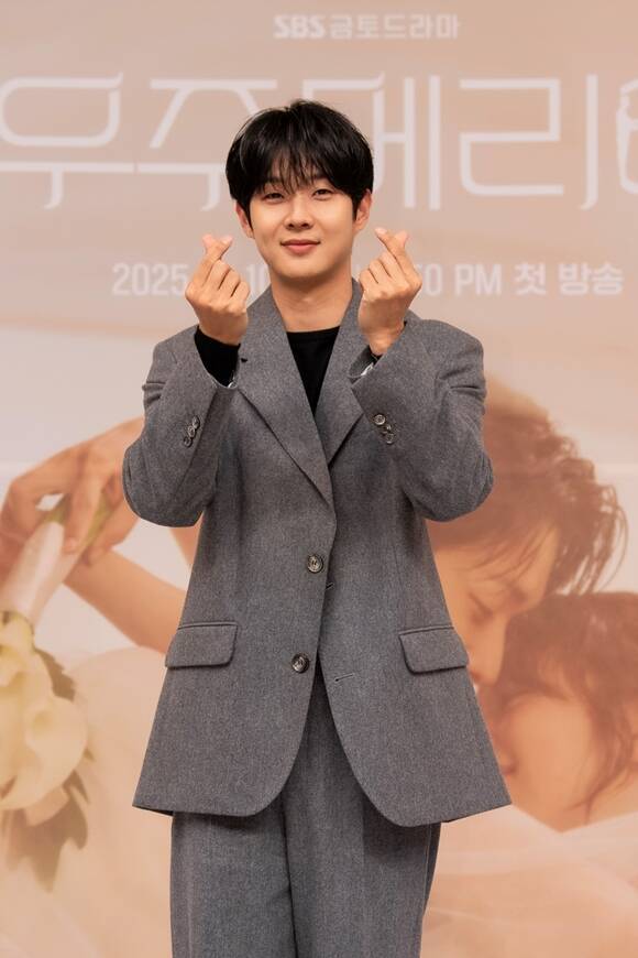 배우 최우식이 SBS 금토드라마 '우주메리미'로 많은 사랑을 받고 있다. /SBS