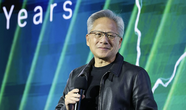 젠슨 황 엔비디아 최고경영자가 30일 서울 코엑스에서 열린 엔비디아의 그래픽카드(GPU) ‘지포스’ 출시 25주년 행사에서 단상에 올라 발언하고 있다