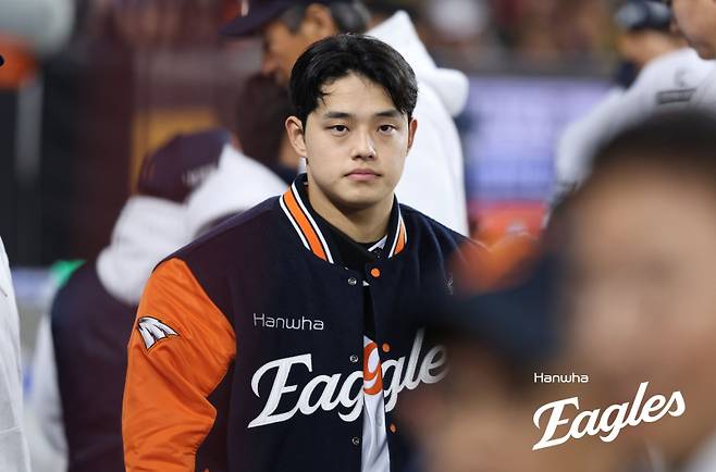 문동주가 31일 한국시리즈 5차전에 등판했지만 1이닝만 소화한 뒤 교체됐다. 한화는 시리즈 전적 1승 4패로 LG에 우승을 내줬다.&nbsp;