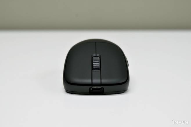 ▲ 마음이 편안해지는 대칭형 마우스