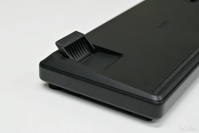 ▲ 높이 조절은 1단계로 살짝 아쉽다