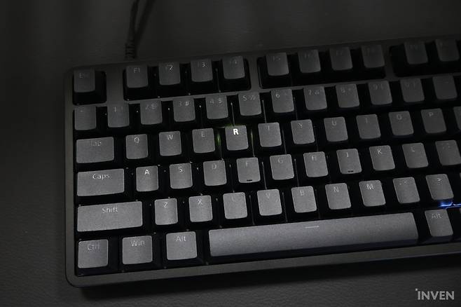 ▲ 작동은 잘 하는데 난 개인적으로 단색이나 무지개가 좋