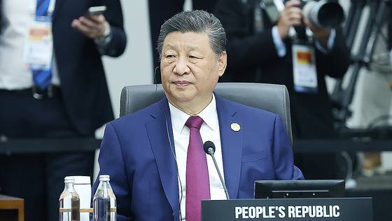 시진핑 중국 국가주석이 31일 경주화백컨벤션센터(HICO)에서 열린 2025 아시아태평양경제협력체(APEC) 정상회의 제1세션에 참석하고 있다. 연합뉴스