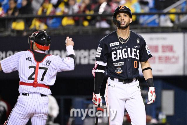 27일 서울 잠실야구장에서 열린 2025 신한 SOL 뱅크 KBO 한국시리즈 2차전' 한화 이글스와 LG 트윈스 경기. 한화 리베라토가 7회초 선두타자로 나와 삼진을 당했다./마이데일리
