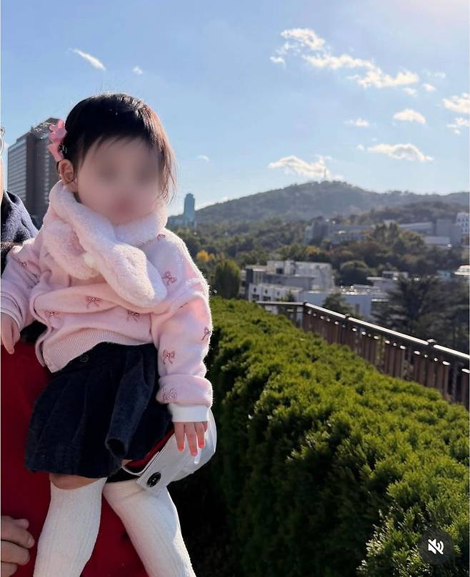 [서울=뉴시스] 김다예가 남편인 개그맨 박수홍, 딸과의 근황을 공개했다. (사진=김다예 인스타그램 캡처) 2025.10.31. photo@newsis.com *재판매 및 DB 금지