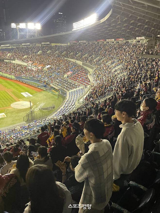 지난 30일 LG와 한화의 한국시리즈 4차전이 열린 잠실구장 모습. LG트윈스 제공