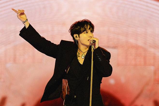 Jungkook faz uma aparição surpresa no show "#RUNSEOKJIN_EP.TOUR_ENCORE" do Jin do BTS. Foto | Big Hit Music