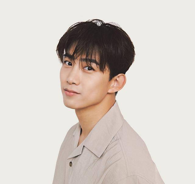 그룹 투피엠(2PM) 출신 옥택연이 비연예인 여자친구와 결혼한다. 피프티원케이 제공