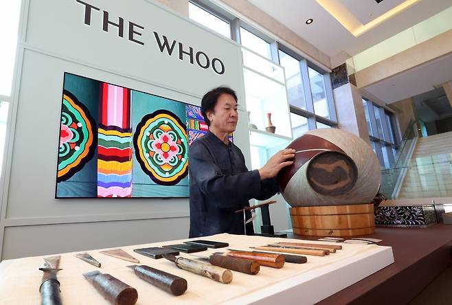 2025 경주 아시아태평양경제협력체(APEC) 정상회의 주간 시작 첫날인 27일 경북 경주 황룡원에 마련된 K-뷰티 LG생활건강 부스가 참석자들을 맞을 준비를 하고 있다. 사진=최혁 한국경제신문 기자