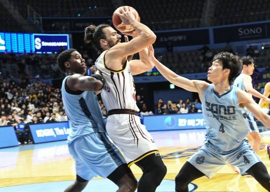 고전하는 마레이. 사진[연합뉴스]