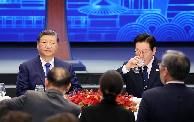 이재명 대통령과 시진핑 중국 국가주석이 1일 경북 경주 소노캄에서 열린 국빈만찬에 참석해 있다.&nbsp; &nbsp; 연합뉴스
