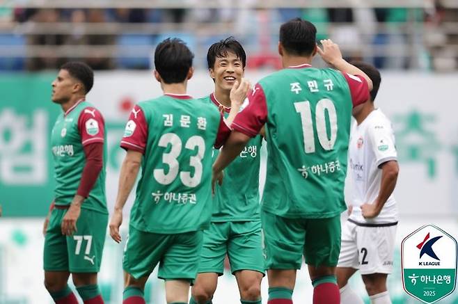 득점 후 기뻐하는 대전 하나시티즌 선수들. /사진=한국프로축구연맹 제공