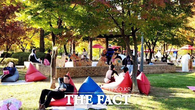 ‘제11회 시흥책문화축제’ 북크닉 행사 모습. /시흥시