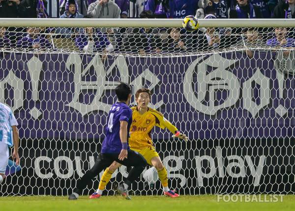 이창용(왼쪽, FC안양), 조현우(오른쪽, 울산HD). 서형권 기자