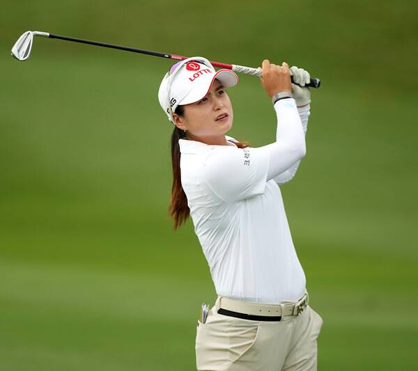 2025년 미국여자프로골프(LPGA) 투어 가을 '아시안 스윙' 메이뱅크 챔피언십 우승 경쟁에 뛰어든 최혜진 프로가 3라운드에서 경기하는 모습이다. 사진제공=Getty Images & LPGA Tour (사진을 무단으로 사용하지 마십시오.)