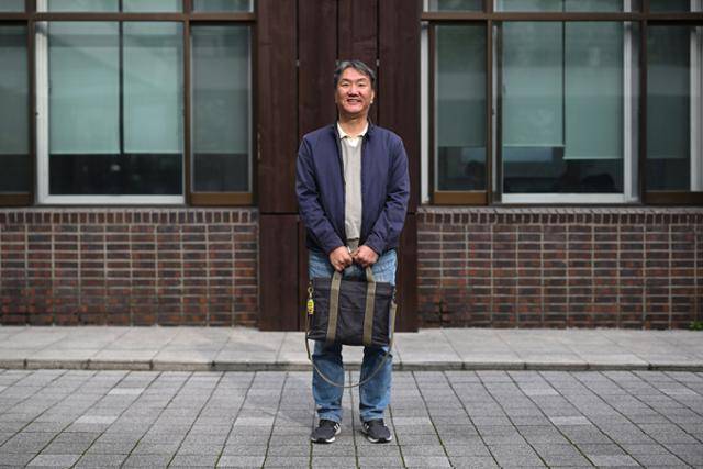 이창용 서울대 언어교육원 강사가 지난달 21일 서울 관악구 서울대 한국어교육센터에서 포즈를 취하고 있다. 박시몬 기자