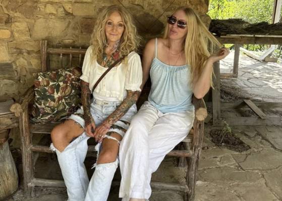 로레인(왼쪽)과 그의 딸 셰런. 더선 캡처