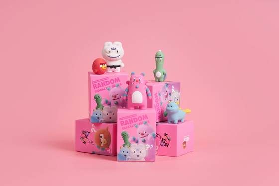 DDP스토어에서 판매하는 해치와 소울프랜즈 랜덤 피규어. 서혜영 팀장은 "해치 시리즈는 인기가 많아 품절 사태가 잦다"고 말했다. [제공 서울디자인재단]