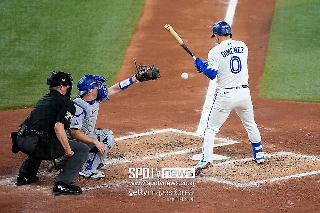 ▲ 토론토 블루제이스 안드레스 히메네스 몸에 맞는 볼