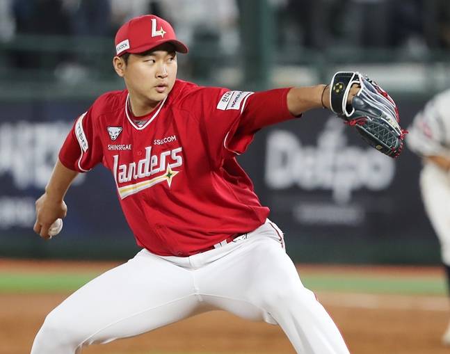 2024시즌 4월 박민호가 피칭하는 모습. /사진=SSG 랜더스