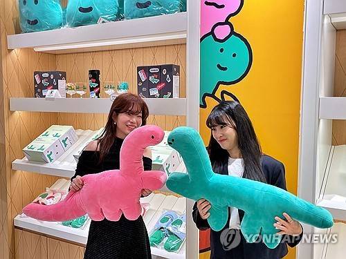 롯데백화점 인천점, 초록공룡 '조구만' 팝업행사 진행 [연합뉴스 자료사진]