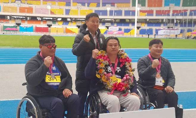 정대광 선수는 남자 창던지기 F55(지체장애) 부문에서 24m50으로 한국신기록을 세웠으며, 원반·포환·창 세 종목을 석권하며 '3관왕'에 올랐다./광주시장애인체육회 제공