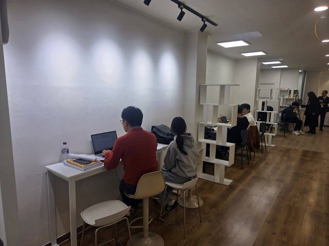 지난 1일 개소한 안동시 나비(NAVI) 자기주도학습센터 내부. 안동시 제공