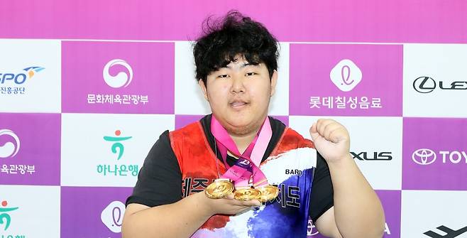제45회 전국장애인체육대회 역도에서 한국신기록 3개를 달성한 하현수 선수.