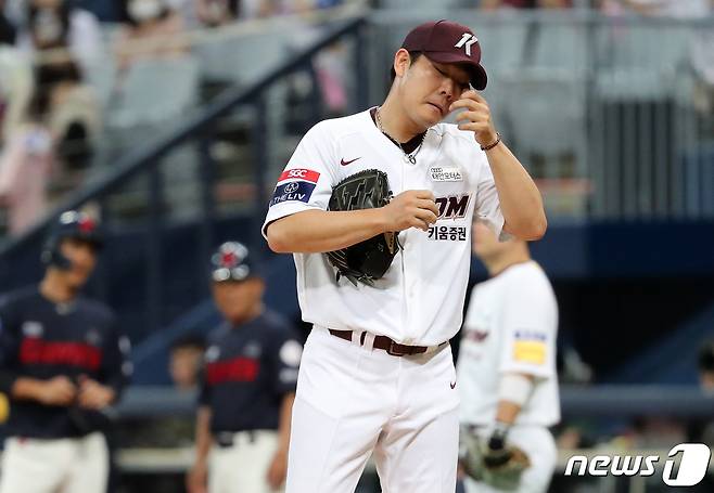 3개월 만에 키움으로 복귀한 정찬헌 코치. /뉴스1 DB ⓒ News1 김진환 기자