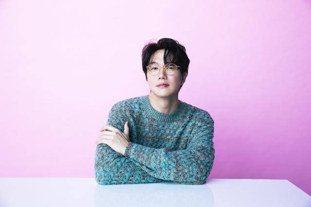 가수 성시경이 10년 넘게 함께 일한 매니저에게 금전적 피해를 입었다. 에스케이재원 제공