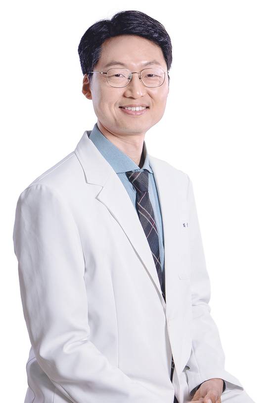 『몸이 보내는 마지막 신호들 30』의 저자 최석재.