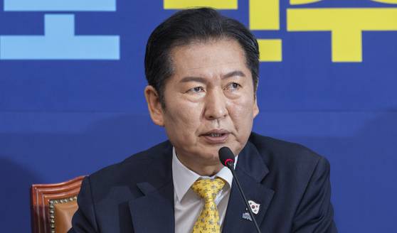 정청래 더불어민주당 대표가 3일 국회에서 열린 최고위원회의에서 APEC과 한미정상회담 후속 조치 신속 처리에 대해 발언하고 있다. 연합뉴스