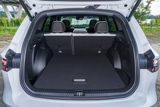 르노코리아 그랑 콜레오스 하이브리드 트렁크.