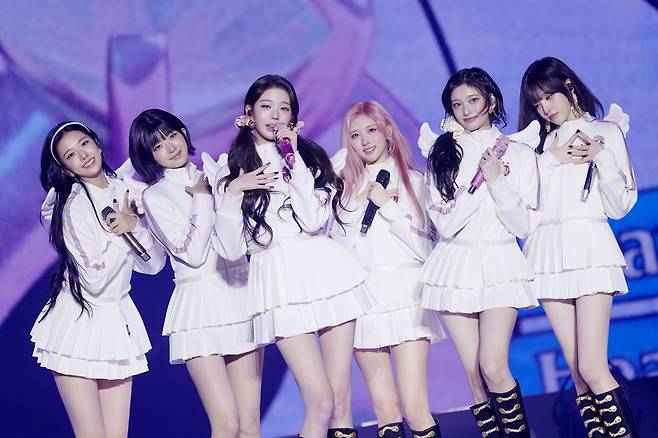 Ive performs at the KSPO Dome in Songpa-gu, Seoul, on Sunday as part of its Show What I Am world tour. (Starship Entertainment)