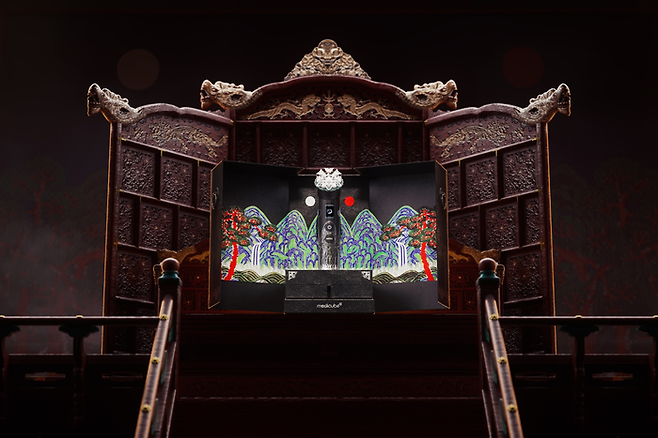 에이피알은 ‘2025년 아시아태평양경제협력체(APEC) 정상회의’에서 각국 정상 배우자에게 자사의 홈 뷰티 디바이스 ‘메디큐브 에이지알(AGE-R) 부스터 프로 일월오봉도 에디션’을 기념품으로 선물했다고 3일 밝혔다. [에이피알 제공]