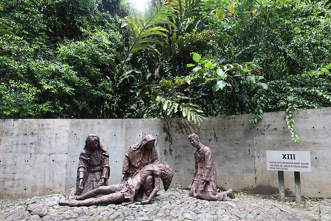토모혼(Tomohon) '예수 고난의 길' 조형 트레킹코스