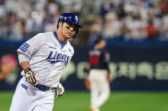 개인 통산 418홈런을 때리며 ‘국민 거포’란 별명을 얻은 삼성 박병호가 현역에서 물러난다. 삼성은 3일 “박병호가 최근 구단에 현역 은퇴 의사를 밝혔다”고 전했다. 1986년생인 박병호는 올해도 15홈런을 때려 2011시즌부터 13시즌 연속 두 자릿수 홈런 기록(해외 진출 기간 제외)을 만들었다. 사진제공｜삼성 라이온즈