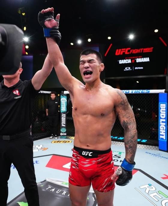 고석현이 2일(한국시간) 미국 네바다주 라스베이거스 UFC 에이펙스에서 열린 'UFC 파이트 나이트: 가르시아 vs 오나마' 언더카드 웰터급(77.1㎏) 경기가 끝난 뒤 포효하고 있다. /사진=UFC 코리아 공식 사회관계망서비스(SNS)