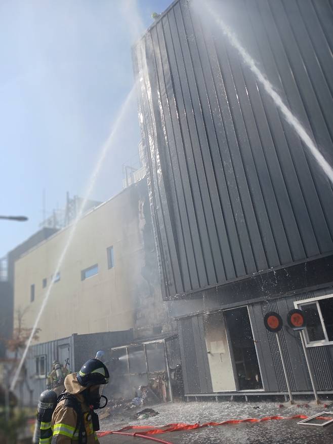 ▲ 인천 송도소방서 화재. /사진 제공=인천소방본부