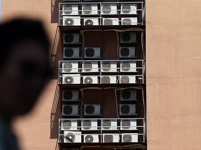 서울 시내 한 건물에 에어컨 실외기가 작동하고 있다.(ⓒ뉴스1, 무단 전재-재배포 금지)