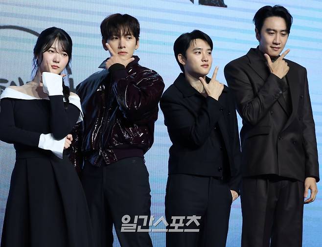 배우 조윤수, 지창욱, 도경수, 이광수가 3일 오전 서울 영등포구 콘래드 서울에서 열린 디즈니+ 오리지널 시리즈 '조각도시' 제작발표회에 참석해 포토타임을 갖고 있다. 서병수 기자 qudtn@edaily.co.kr /2025.11.03/