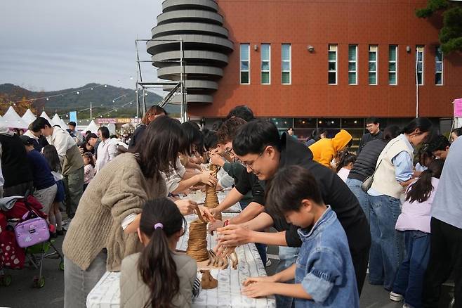 지난해 경남 김해분청도자기축제 모습. 김해시 제공