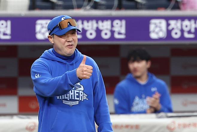 삼성 라이온즈가 베테랑들과 대거 이별하면서 박진만 감독의 리더십이 시험대에 올랐다. 사진은 삼성을 지휘 중인 박 감독. /사진=뉴스1