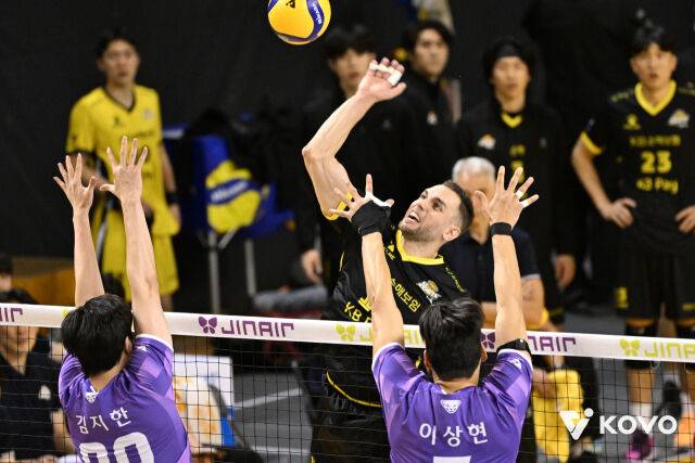 공격하는 비예나./KOVO