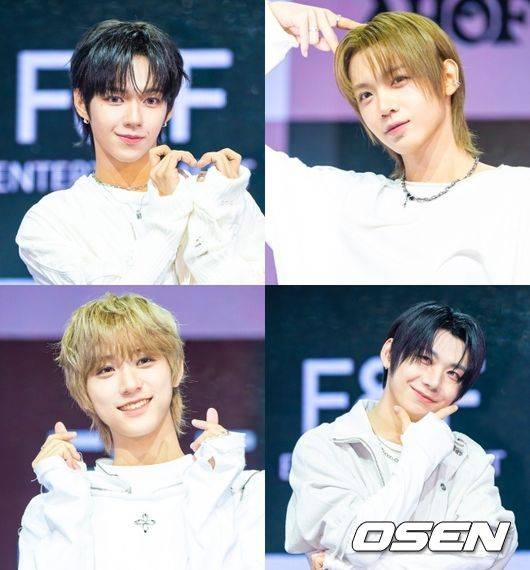 [OSEN=박준형 기자] 4일 서울 광장동 예스24 라이브홀에서 그룹 아홉(AHOF)의 두 번째 미니앨범 'The Passage(더 패시지)' 쇼케이스가 진행됐다.  아홉(스티븐, 서정우, 차웅기, 장슈아이보, 박한, 제이엘, 박주원, 즈언, 다이스케)의 이번 '더 패시지' 앨범은 타이틀곡 '피노키오는 거짓말을 싫어해'를 포함해 총 다섯 개의 곡이 수록됐다.  그룹 아홉이 포즈를 취하고 있다. 2025.11.04 / soul1014@osen.co.kr