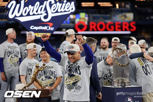 [사진] 다저스 로버츠 감독. ⓒGettyimages(무단전재 및 재배포 금지)