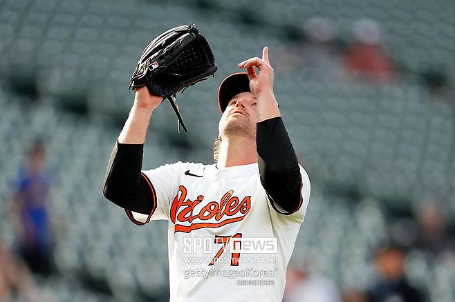 ▲ LG에서 퇴출됐던 엔스는 메이저리그 무대에 다시 도전한 결과 비교적 성공적인 계약을 이끌어냈다