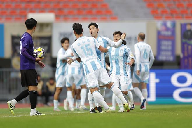 안양종합운동장/ K리그1/ 파이널B/ FC안양 vs 울산HDFC/ (울산 고승범 득점 상황) 울산 이동경/ 골 세레머니/ 사진 곽동혁