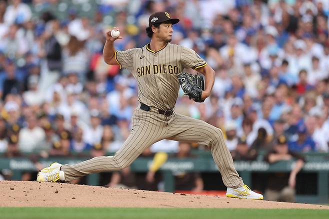 다르빗슈 유가 지난달 3일(한국시각) 시카고 컵스와의 와일드카드 시리즈 3차전에 등판해 힘차게 공을 던지고 있다. AFP연합뉴스