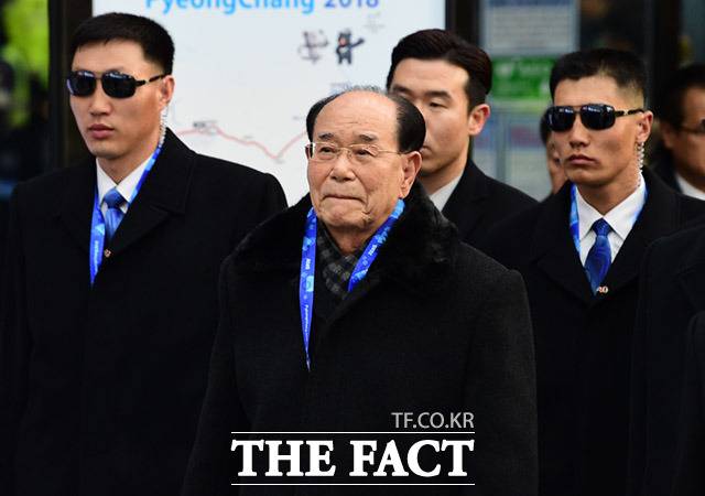 북한은 4일 관영매체를 통해 김영남 전 북한 최고인민회의 상임위원장(사진) 사망 소식을 전했다. 사진은 김영남 전 북한 최고인민회의 상임위원장이 평창동계올림픽 개막식 참석을 위해 강원도 평창군 진부역에서 올림픽스타디움으로 이동했던 모습이다. /더팩트DB